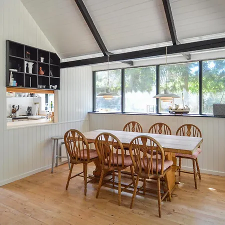 Lovely In Vaeggerlose With Kitchen